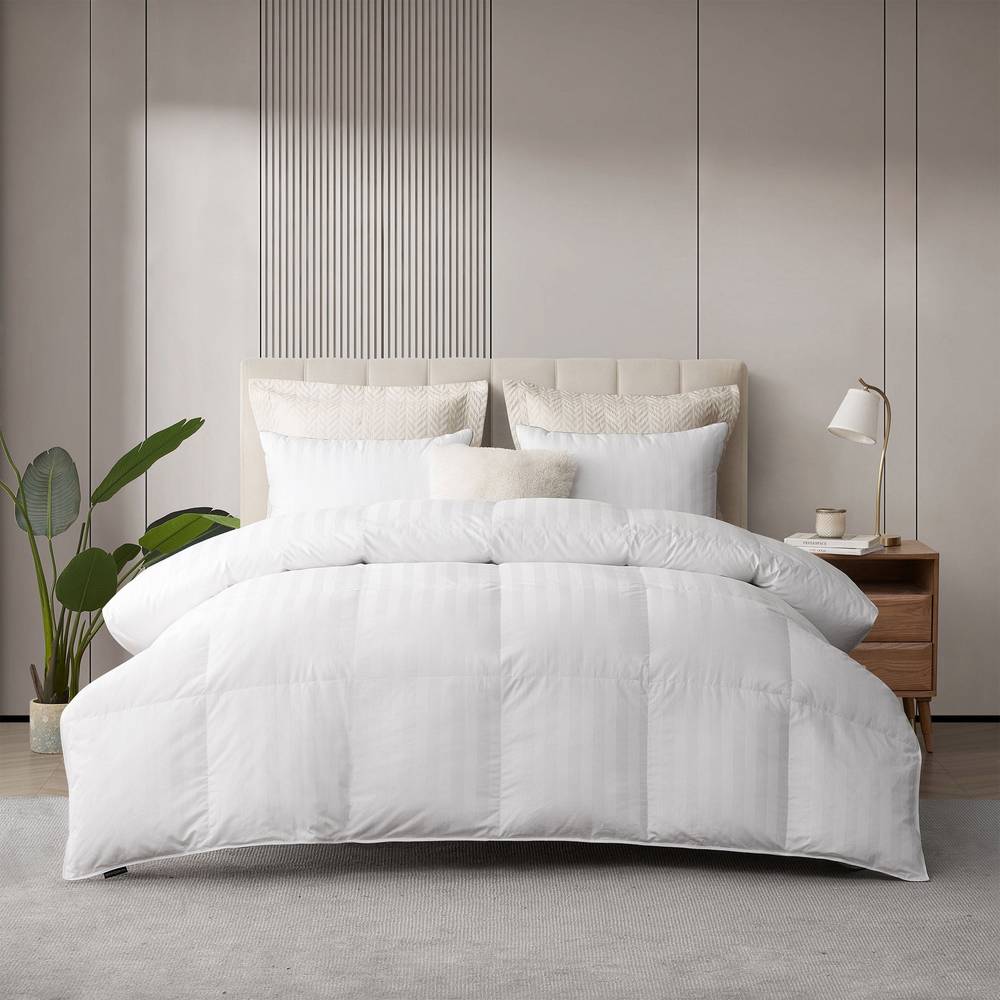 Hotel Grand Cotton Down Comforter (king/white)