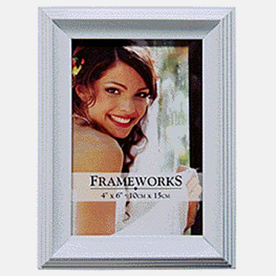 Frameworks Plastic Photo Frame (4" X 6")