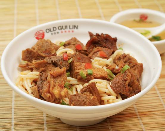 A2 牛腩干捞粉 / Beef Brisket Dry Tossed Rice Noodles