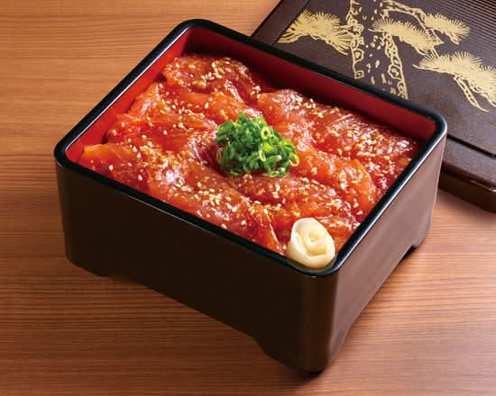 胡麻だれマグロ重 【 V2868 】Tuna Rice Box with Sesame Sauce