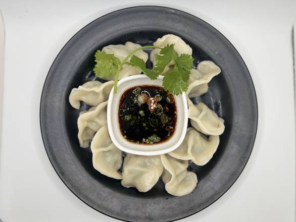 Chive and Pork Dumplings (韭菜豬肉水餃)