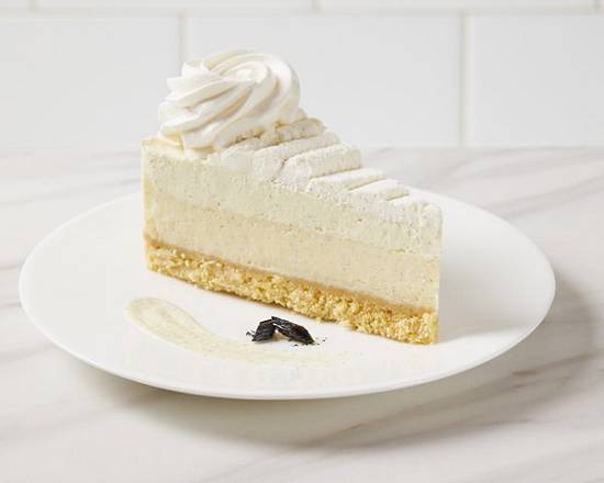 Tranche de gâteau au fromage triple vanille/ Triple Vanilla Bean Cheesecake slice