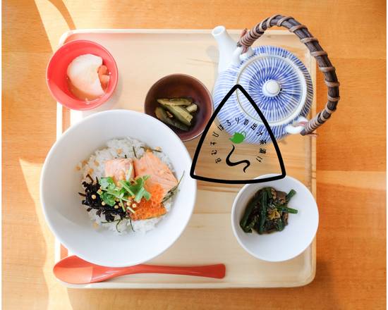 おむすびほろりの出汁茶漬け