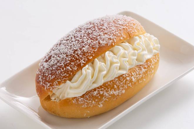 Coconut Bread with Butter Cream （椰絲奶油包）