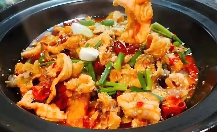 Crispy Fish Spicy Pot With Rice 脆鱼麻辣干锅