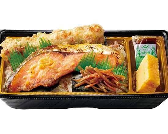 鮭西京焼きのり弁当 Grilled Saikyo miso-marinated salmon and seaweed lunch box