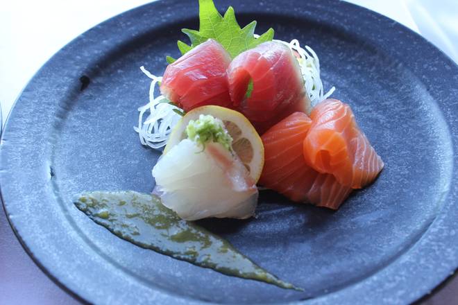 Sashimi Sampler (2 pcs)