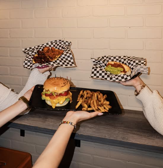 Los Algo Bien “Hamburguesas & Alitas” (Ensenada)