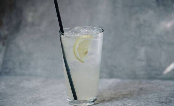 Sicilian Lemonade Over Ice