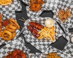 Houston Sports Bar + Lounge (2440 S High St)