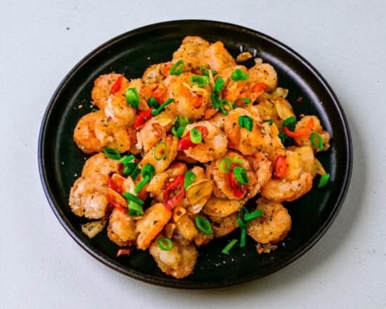 Crevettes sautées sel et poivre