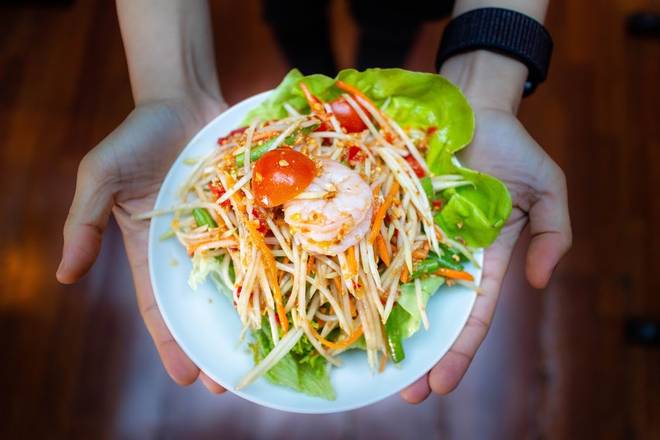 Som Tum Goong Sod Salad
