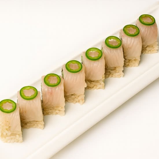 Hamachi Lover Roll