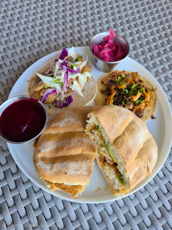 Casa Meromar Tortas Y Tacos (Monterrey)