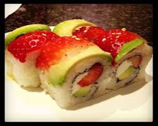 Strawberry Roll (4pcs)