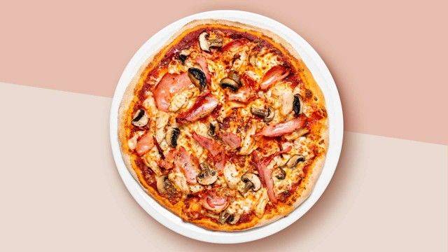 Chicken, Ham & Mushroom Pizza