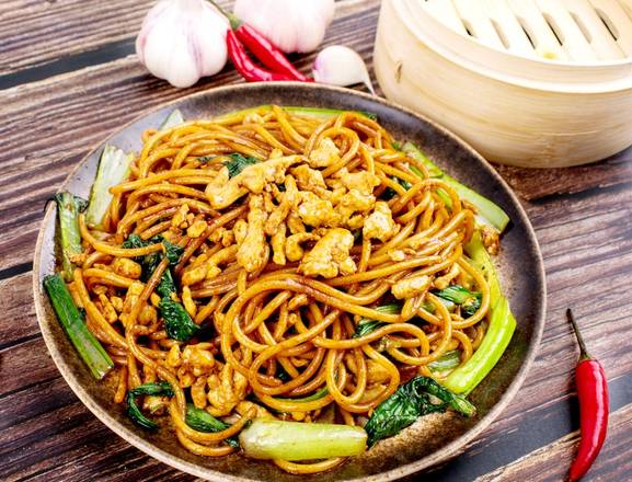 D6. Stir Fried Chicken Pulled Noodle