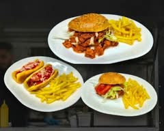 Hot dogs y hamburguesas Cheos (Colima)