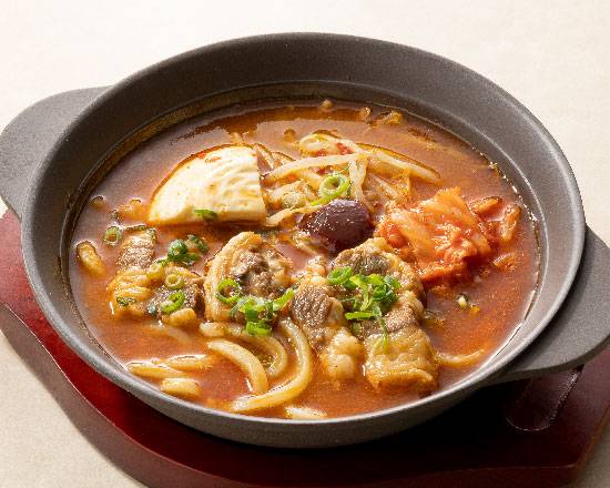 牛チゲ（半玉うどん入り） Korean Beef Stew (incl. Half-Size Udon Noodles)