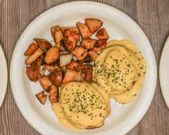 Pushkart Café (219 N Main St)