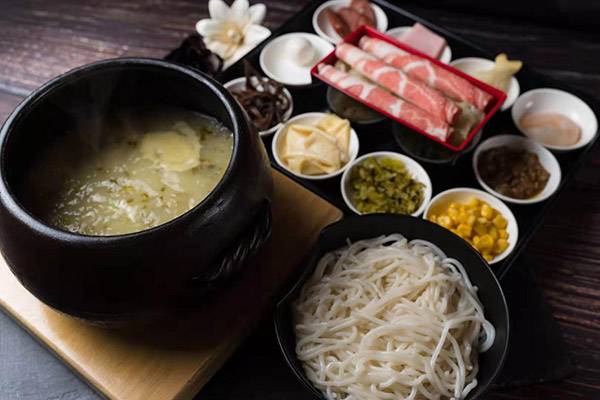 酸菜肉沫米线 Rice Noodle with Shredded Pork&Pickled Cabbage Sauce