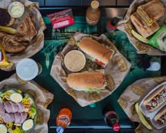 Larry's Giant Subs (251 E Granada Blvd)