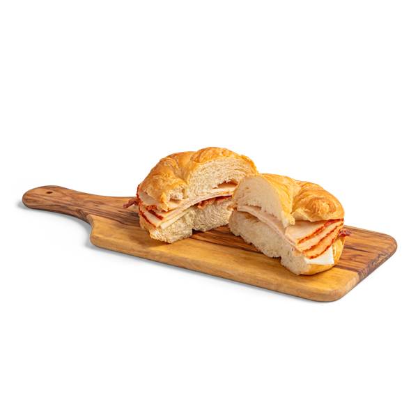 Di Lusso Buffalo-Style Chicken, Bacon, and Pepper Jack Croissant