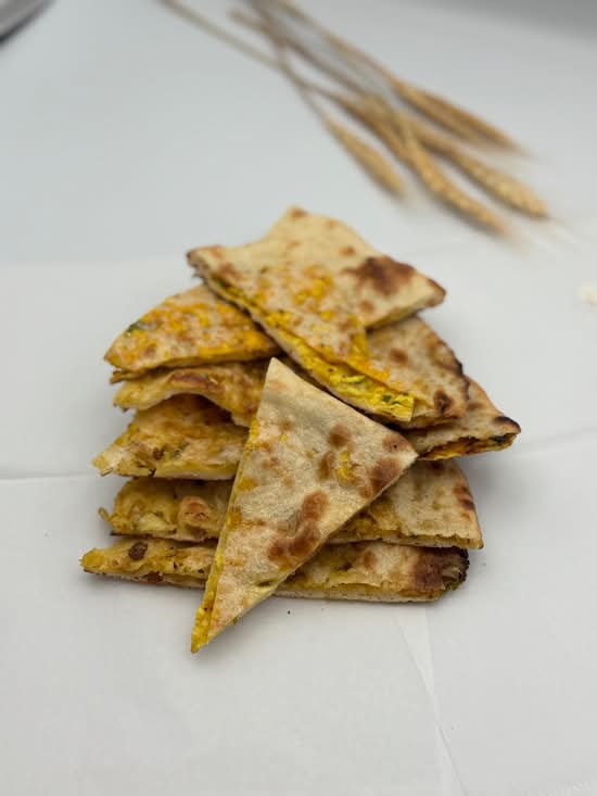 CHEESE NAAN