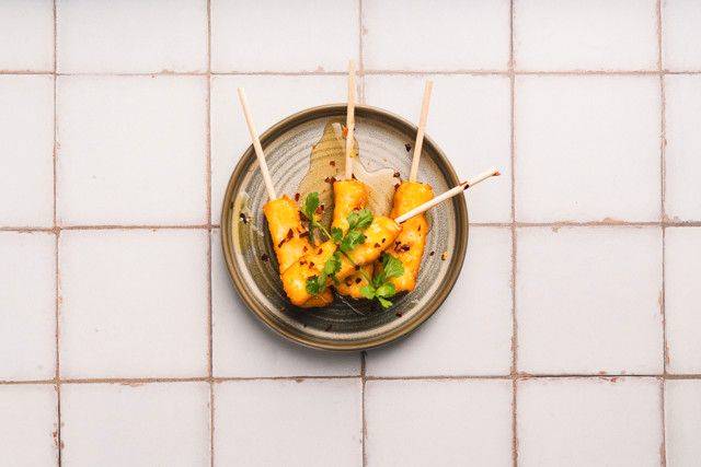 Hot Honey Fried Halloumi (V)