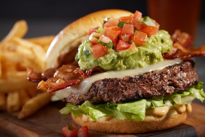 Bacon-Guacamole Deluxe Burger*