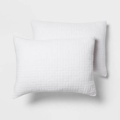 Room Essentials Plush Knit Bed Pillows, Queen Medium, White (2 pack)
