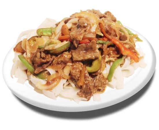 14. Nouilles de riz avec bœuf et sauce satay / Rice Noodles with Beef and Satay Sauce / 沙爹牛河