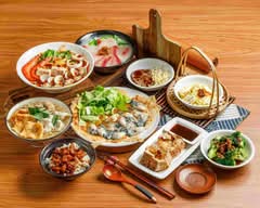 粥家麵食 蕃茄海鮮麵 蚵仔煎 魯肉飯