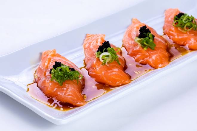 (g052) Salmon Truffle Sauce Sashimi