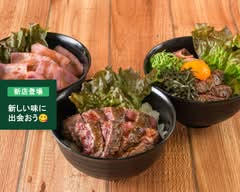 「ハラミとローストビーフ丼」 飛鳥