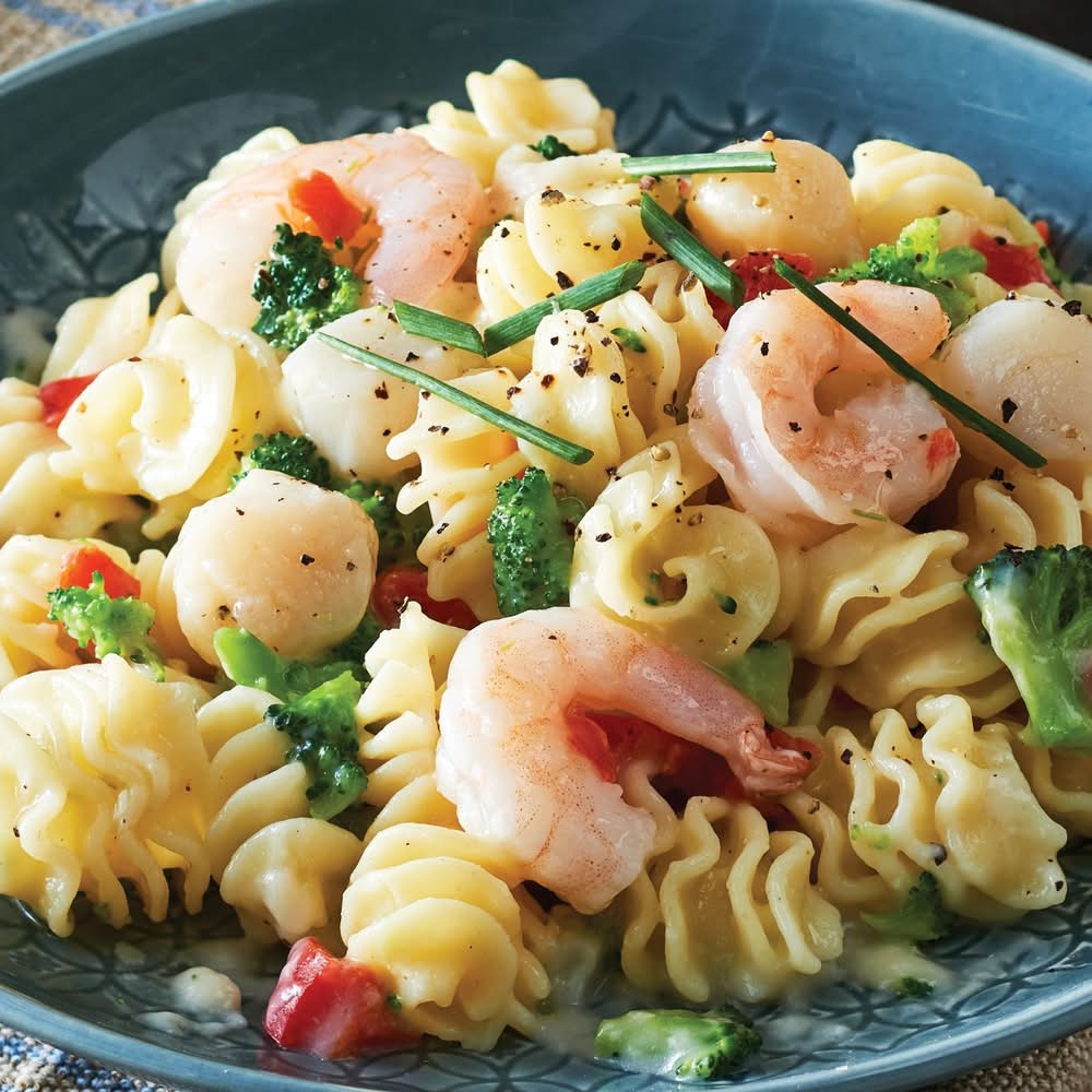 M&M Food Market Shrimp and Scallop Pasta (300 g)