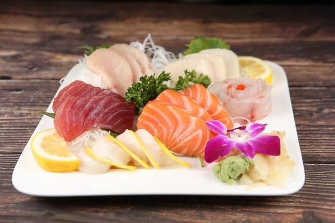 Sashimi Combo with Rice 汤，饭