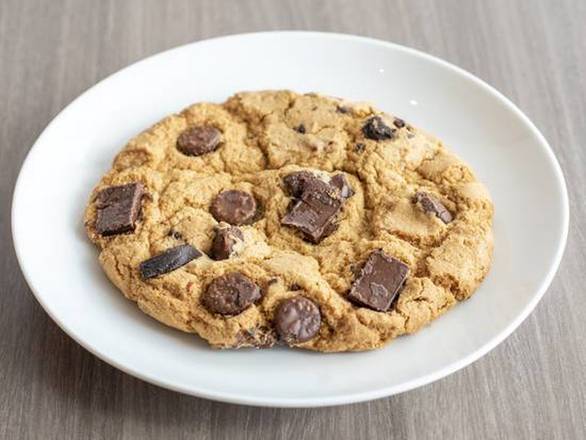 Jumbo Chocolate Chip Cookie