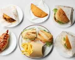 "Re-tro" Hamburguesería y Arepera