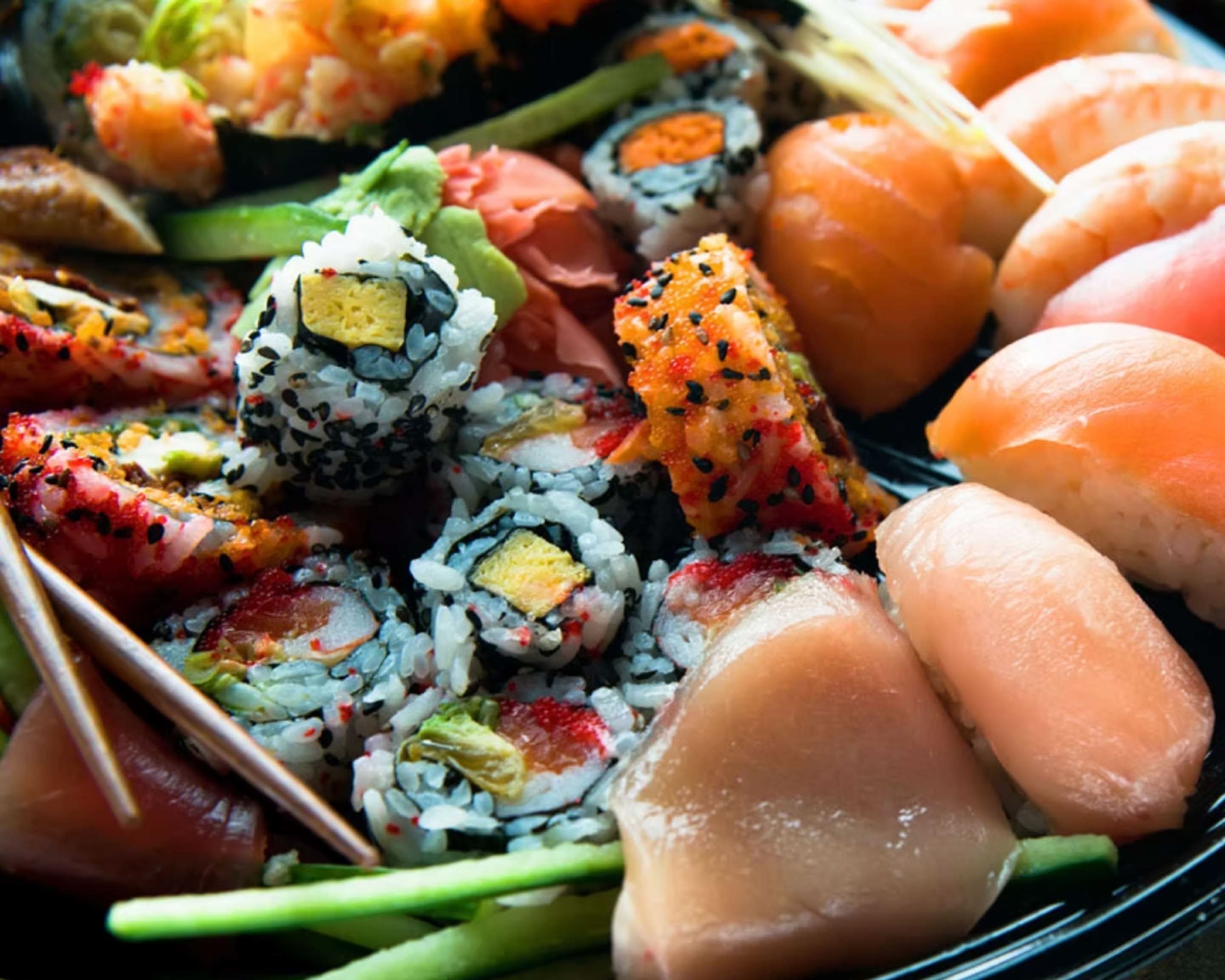 Commander d'un Azumi sushi & poke (Fleury)【Menu et prix】| Montréal ...