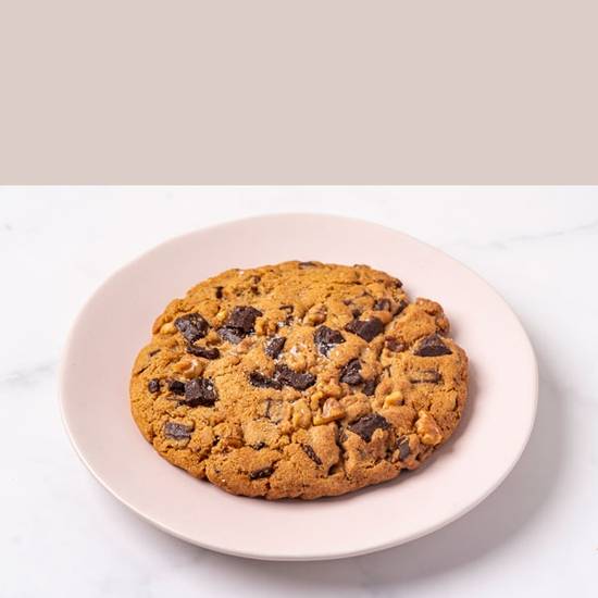 CHOCOLATE CHUNK WALNUT COOKIE