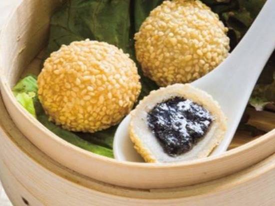 ごま団子　3個入り Sesame Balls (3 Pieces)