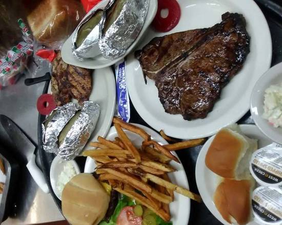 Magnums Bar and Grill