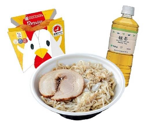 【麺セット】濃厚豚ラーメン＆からあげクン＆Lm 緑茶