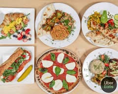 Tazza Cafe (600 New Hampshire Avenue NW)