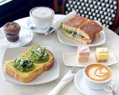 TrafiQ Café & Bakery (4216 Main St)