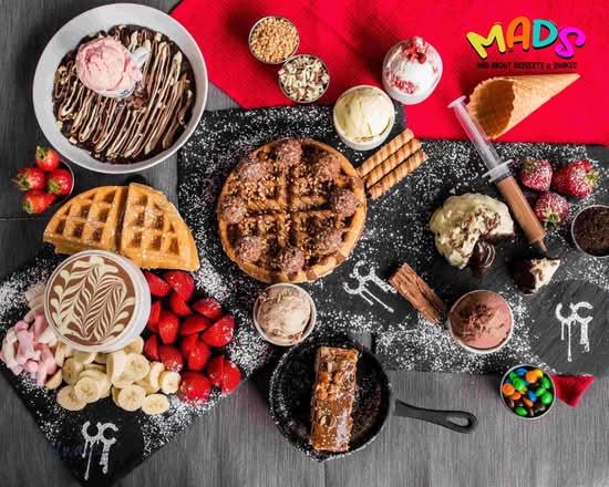 MADS : Mad About Desserts & Shakes