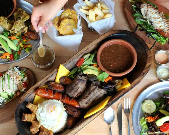 El Cuarto Bate Boricua’s Food 