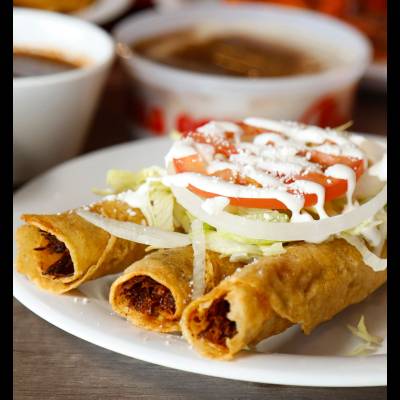 Combo flautas de pollo asado