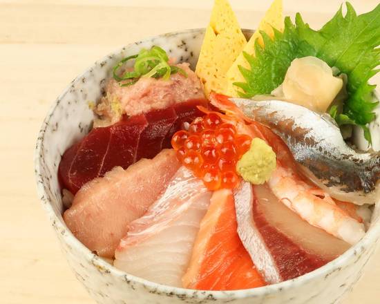 海鮮ネタ「9種」丼 Seafood Topping [9 Different Types] Rice Bowl